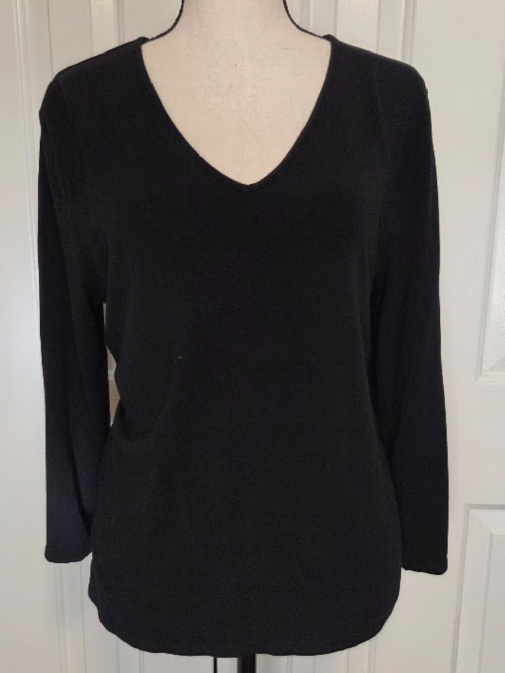 Dana Buchman Black V-Neck Modal Stretch Top Large 3/4 Sleeve